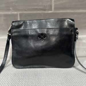 Beautiful and classic Patricia Nash black leather crossbody
